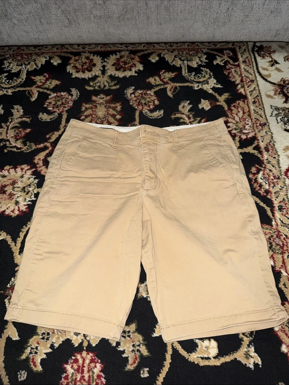 Hollister Men's Beige Flat-Front Shorts